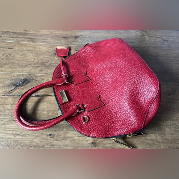 BURBERRY-AUTHENTIC (Preowned) Large Red Leather Handbag with Gold Hardware - Picture 12 of 16